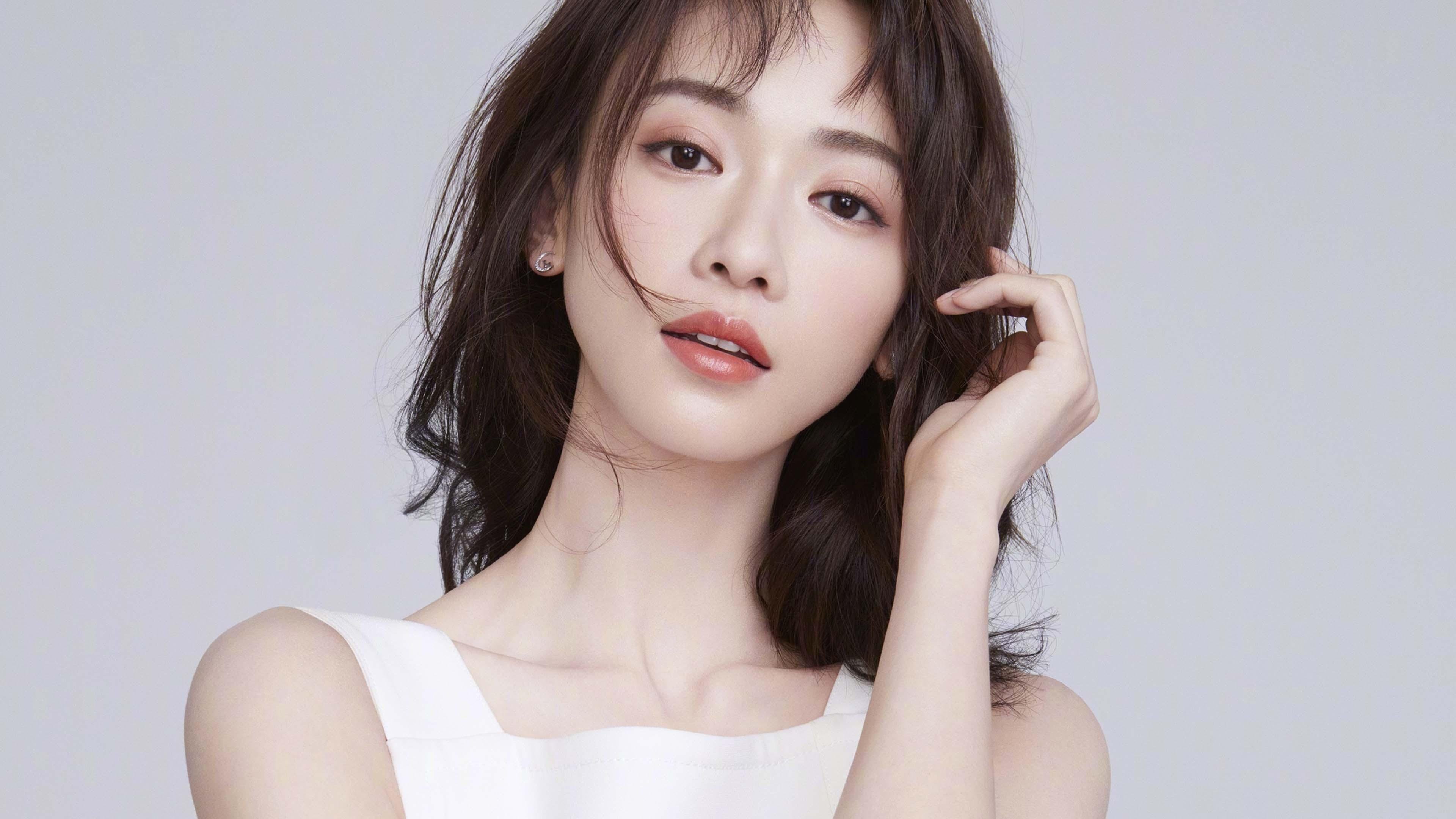 -_极地冰湖冰泳比赛:冰封世界的速度较量_,极地冰主要在哪里