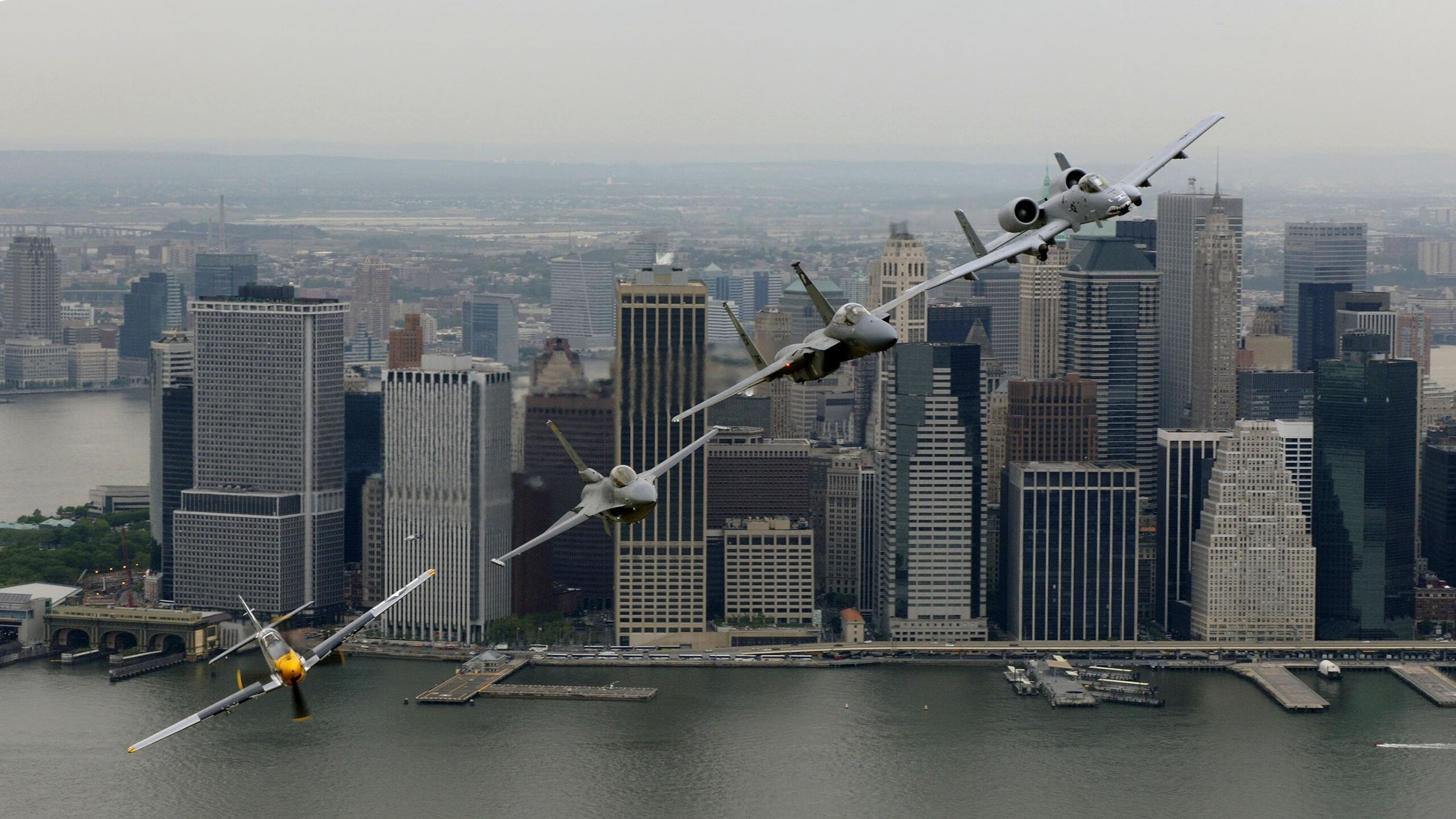 爱游戏综合娱乐-勇士翻盘掘金，抢七大战中库里篮下统治全场，勇士vs掘金库里53分全场回放